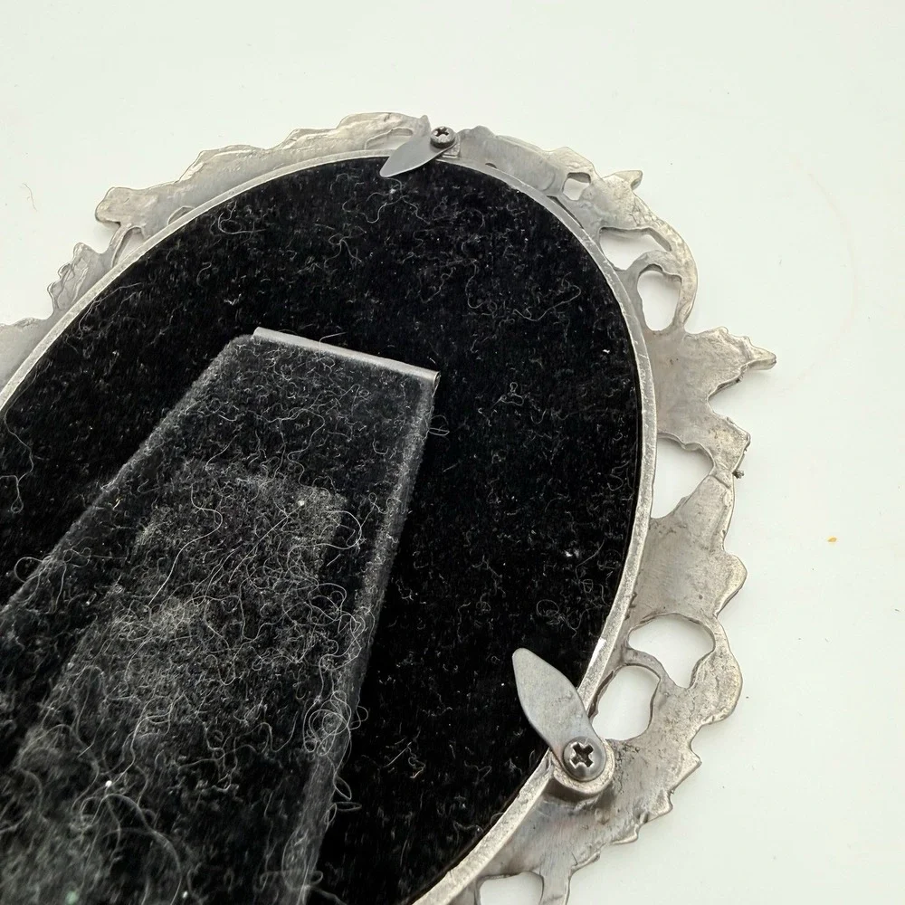 Vtg Ornate Metal Oval Picture Photo Frame 9